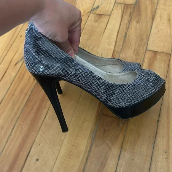 Michael kors  platform pumps - Picture 2 of 6